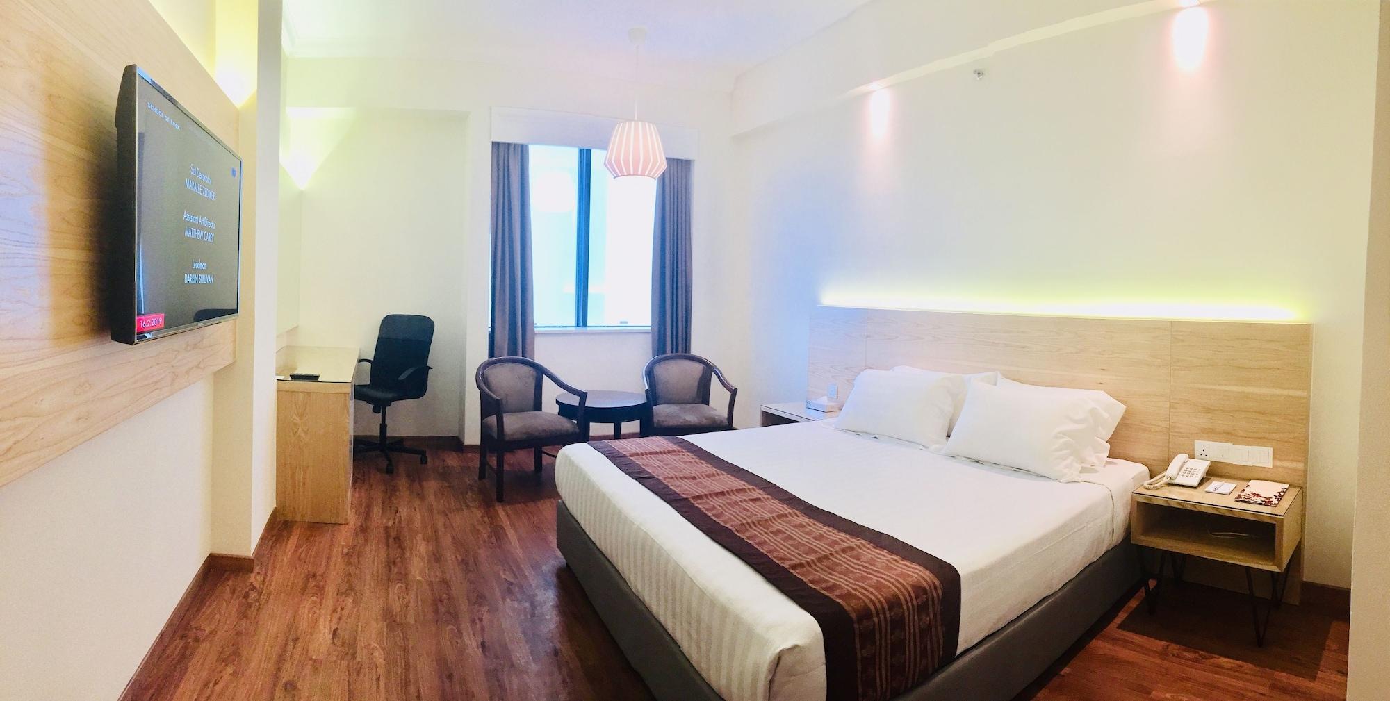 Hotel Crystal Crown Jb 3*